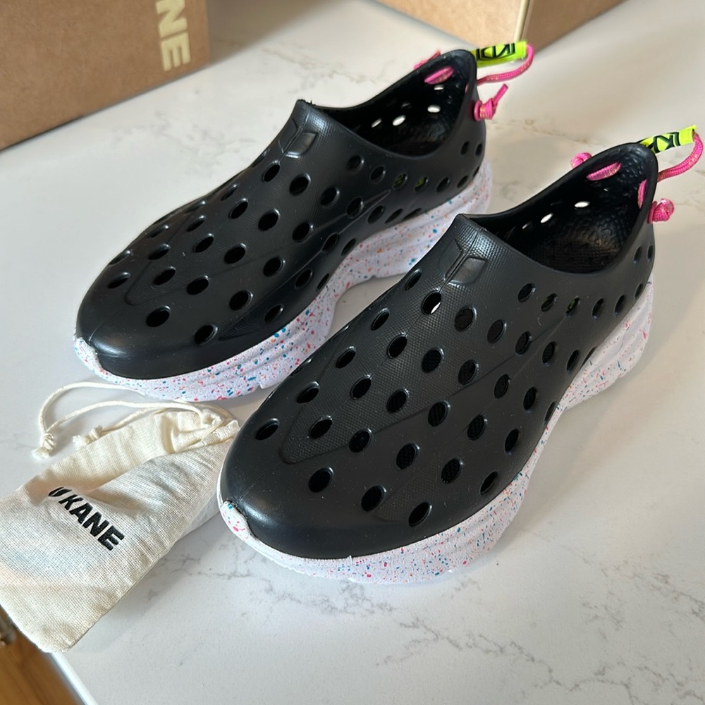 Kane Footwear size 5